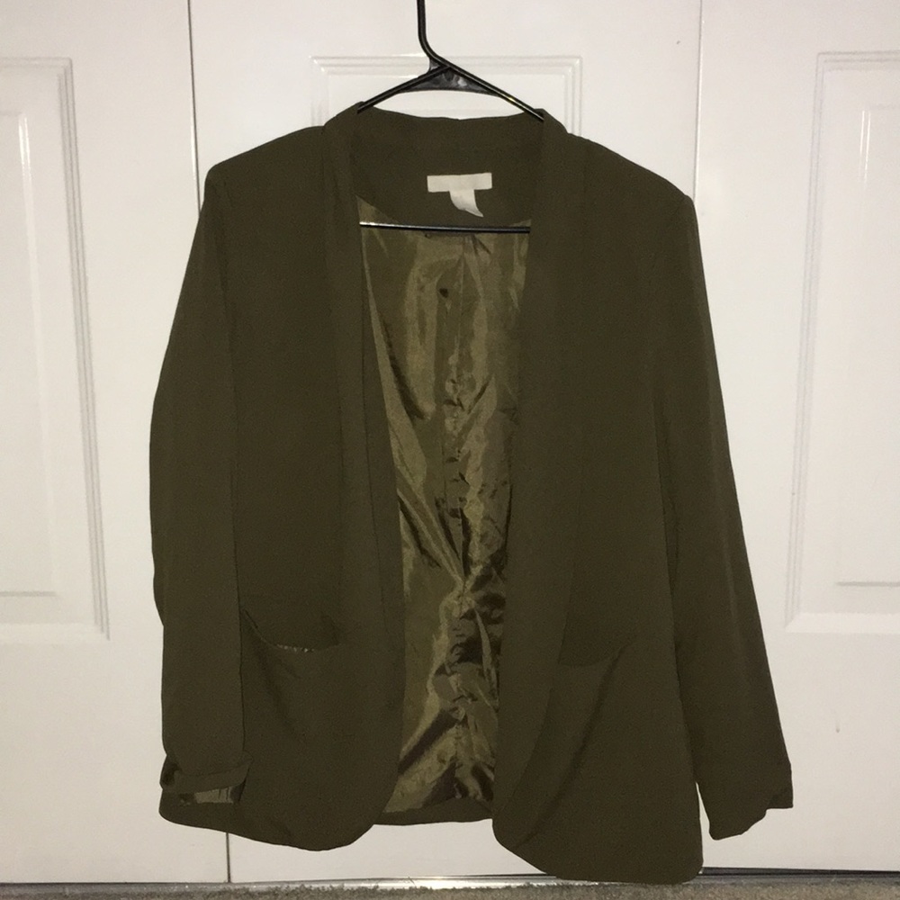 Olive Green H&M jacket. Size 10.